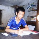 Kể lại câu chuyện nghị lực của bạn học cùng lớp có hoàn cảnh gia đình khó khăn.
