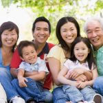 Nghị luận xã hội: Hạnh phúc không chỉ là được cha mẹ quan tâm. Hạnh phúc còn là quan tâm tới cha mẹ.